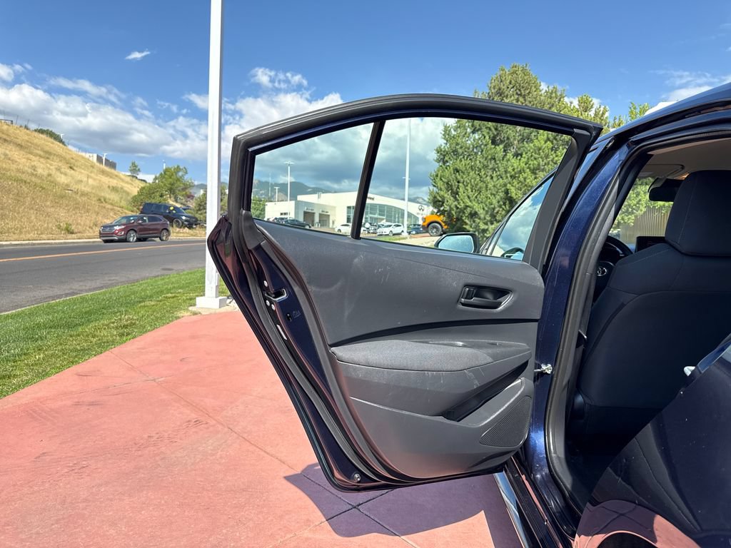 Used 2022 Toyota Corolla LE FWD image 19