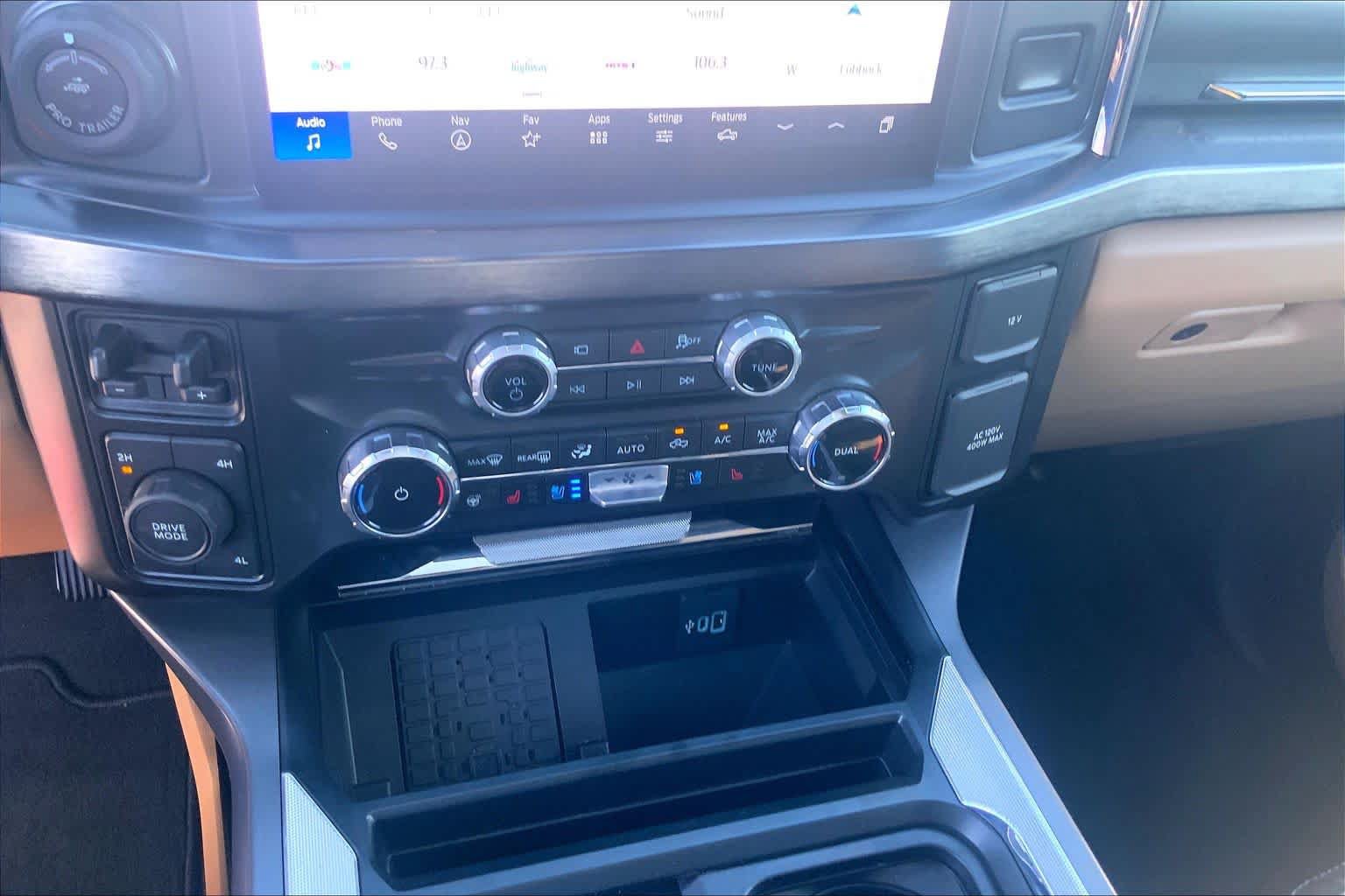 Certified 2025 Ford F450 Lariat w/ Lariat Ultimate Package AWD/4WD image 34
