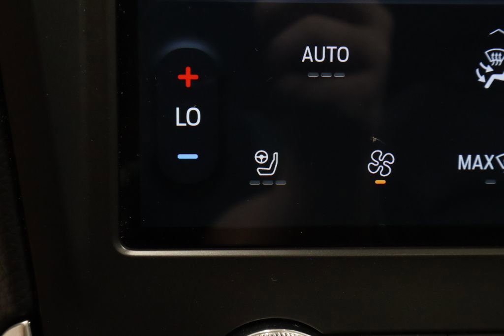 Certified 2024 Ford Edge SEL w/ Convenience Package AWD/4WD image 12