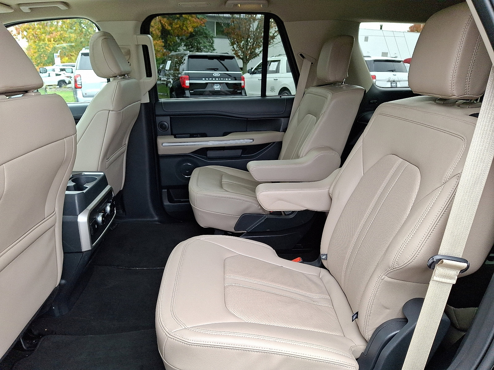 Certified 2024 Ford Expedition Limited AWD/4WD image 13