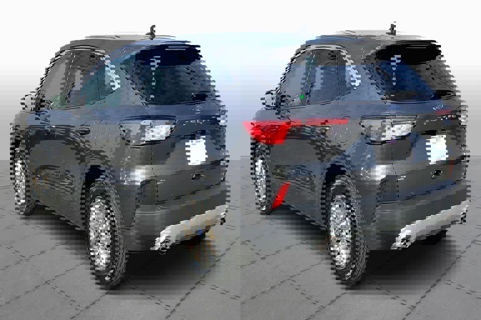 Certified 2020 Ford Escape SE image 10