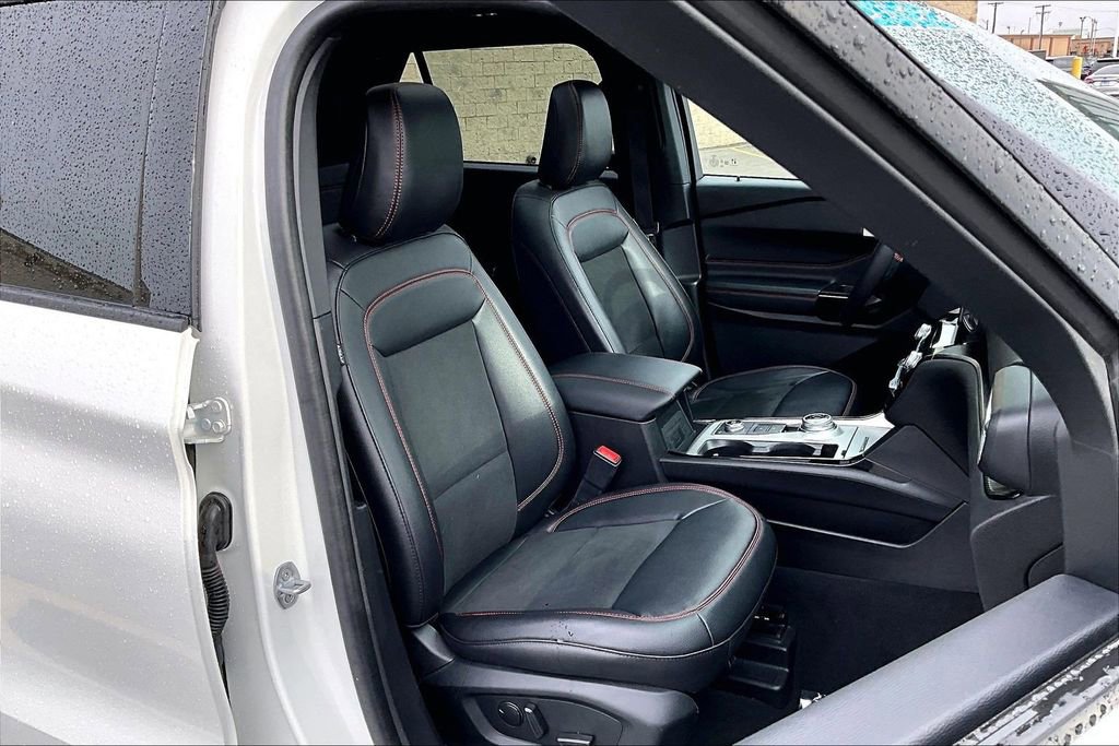Certified 2022 Ford Explorer ST-Line w/ Class IV Trailer Tow Package image 7