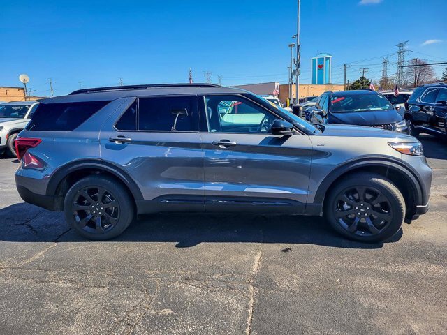 Certified 2023 Ford Explorer ST-Line w/ Class IV Trailer Tow Package AWD/4WD image 11