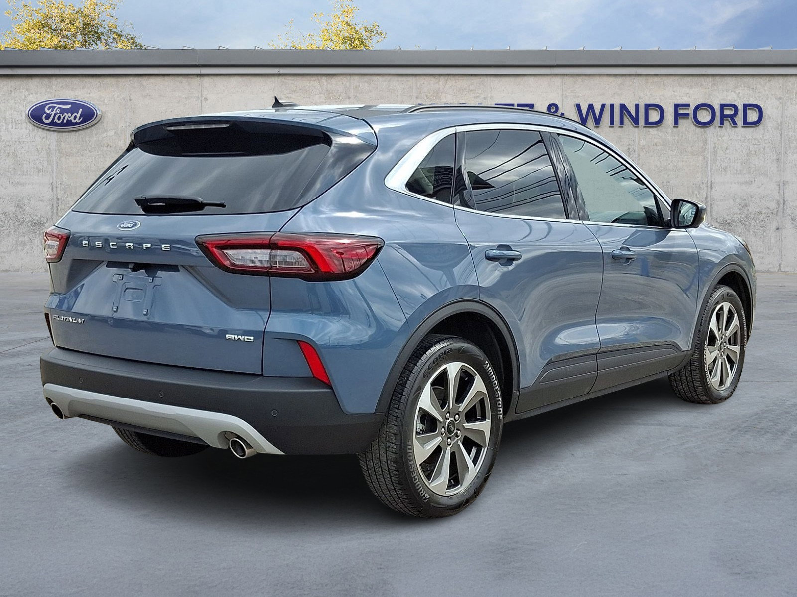 Certified 2024 Ford Escape Platinum image 4