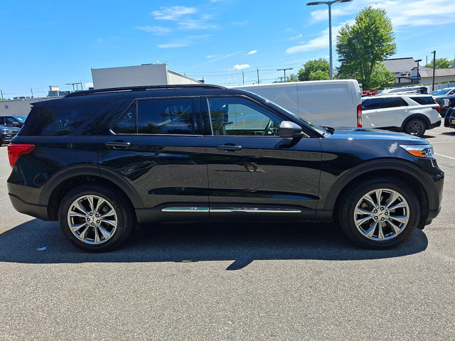 Certified 2023 Ford Explorer XLT w/ Equipment Group 202A AWD/4WD image 18