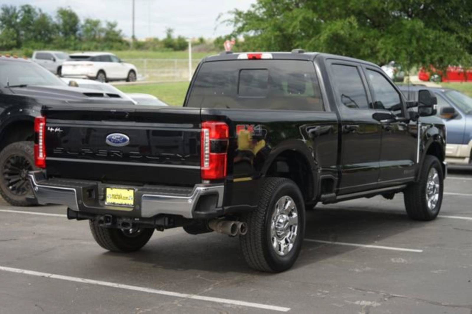 Certified 2023 Ford F250 Lariat w/ Lariat Ultimate Package AWD/4WD image 6