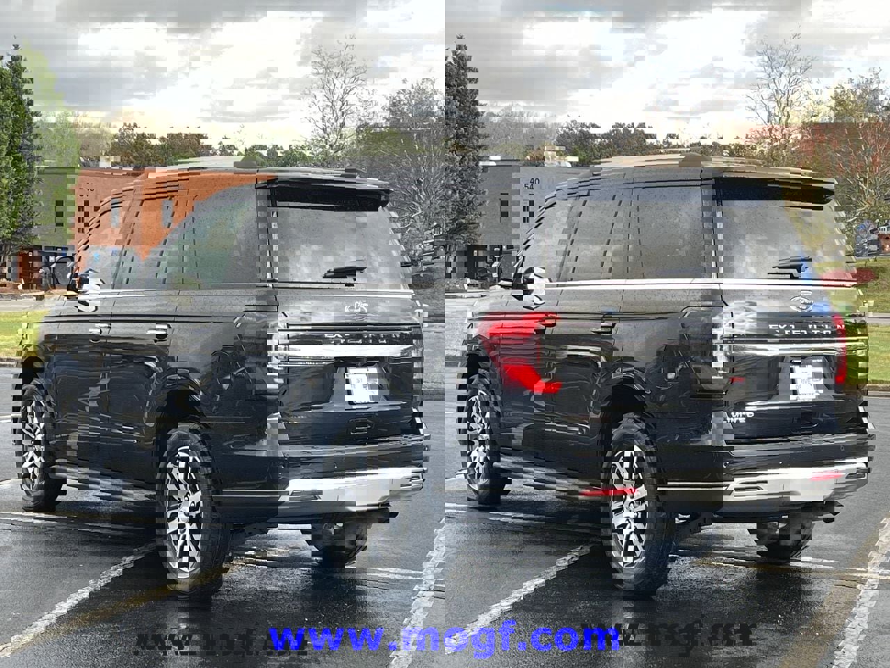 Certified 2024 Ford Expedition Limited image 5