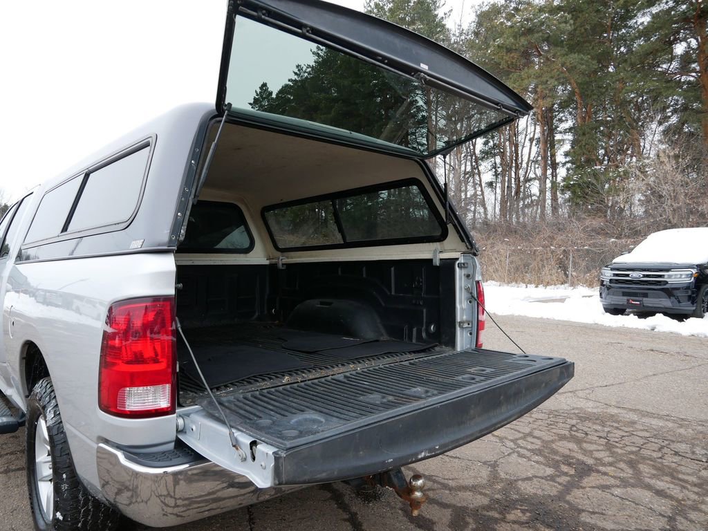 Used 2017 RAM 1500 Classic SLT image 10