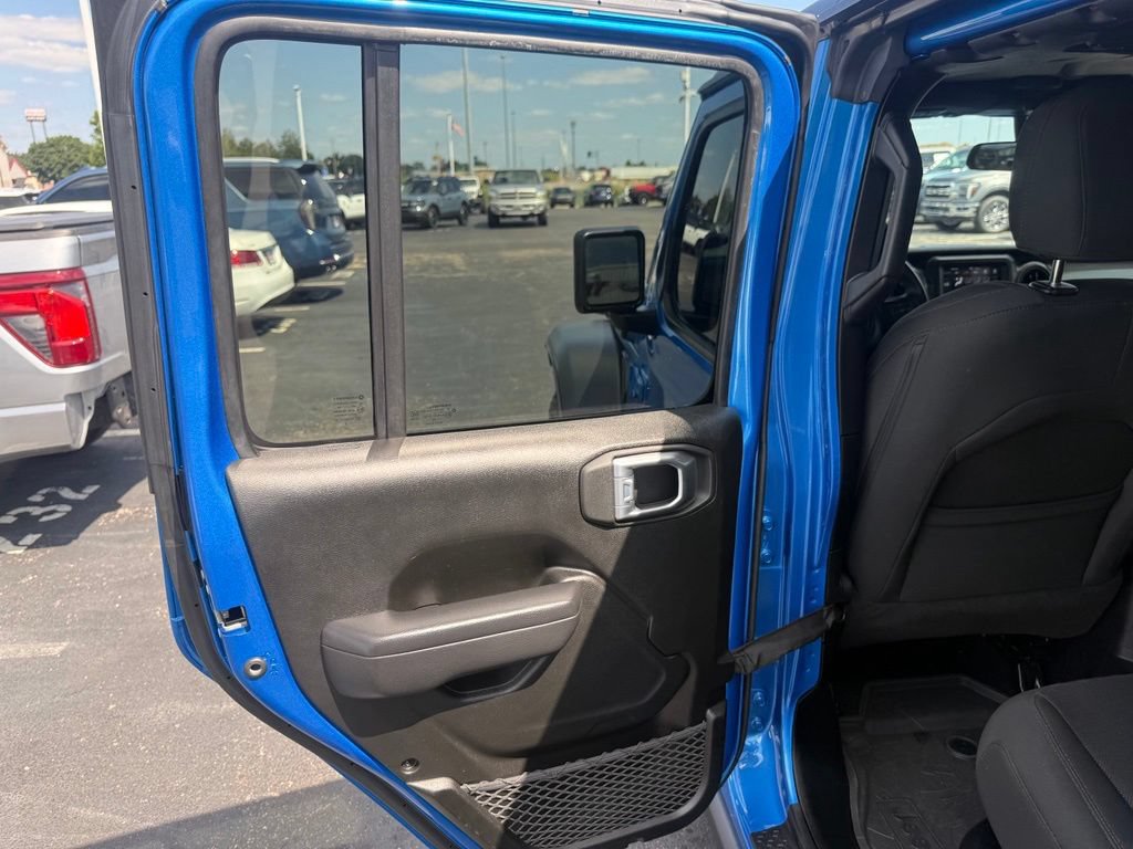 Used 2023 Jeep Wrangler Unlimited w/ Cold Weather Group AWD/4WD image 41