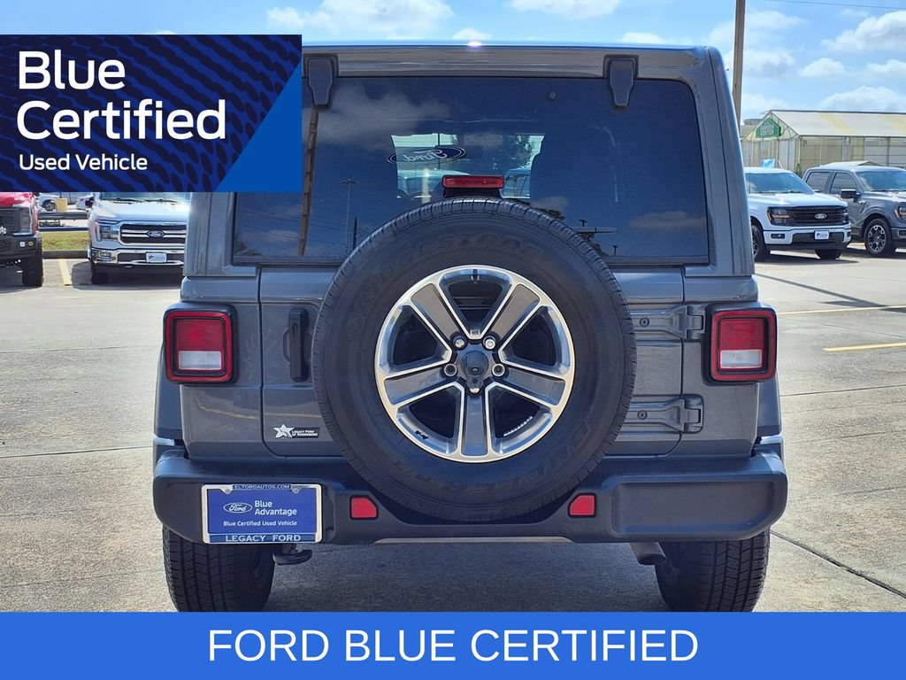 Used 2022 Jeep Wrangler Unlimited Sahara AWD/4WD image 5