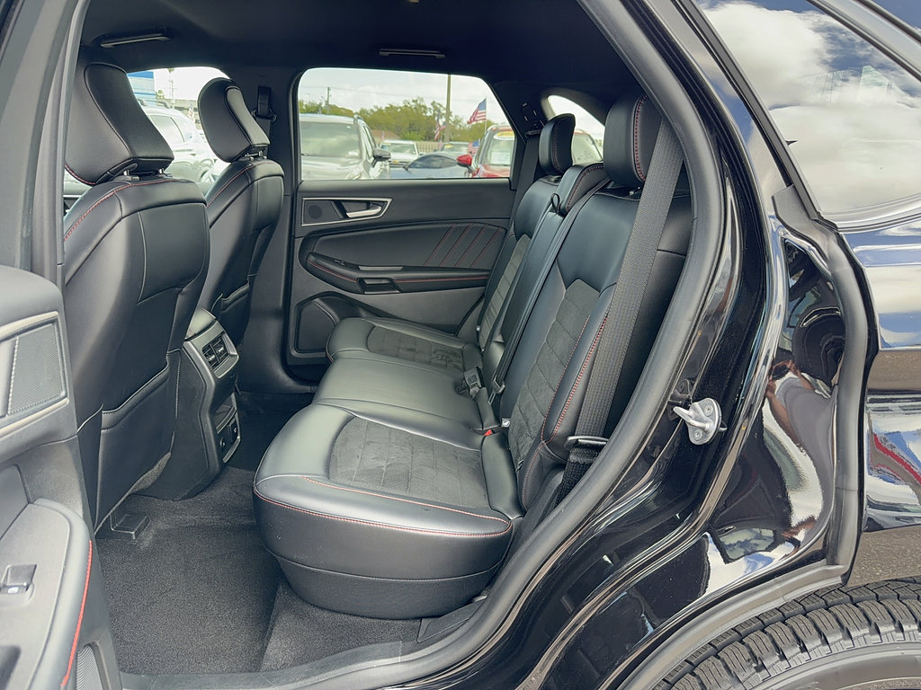 Certified 2024 Ford Edge ST-Line AWD/4WD image 13