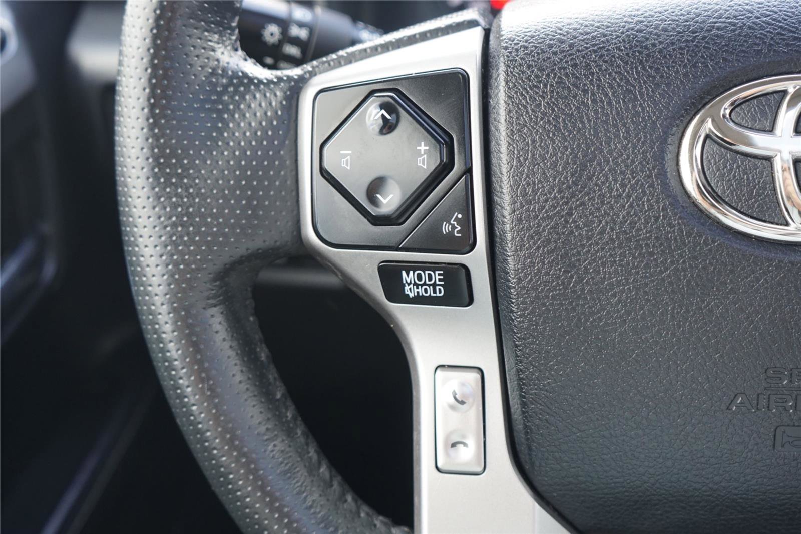 Used 2023 Toyota 4Runner SR5 Premium w/ Moonroof Package RWD image 17