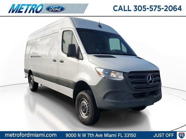 Used 2023 Mercedes-Benz Sprinter 2500 image 3