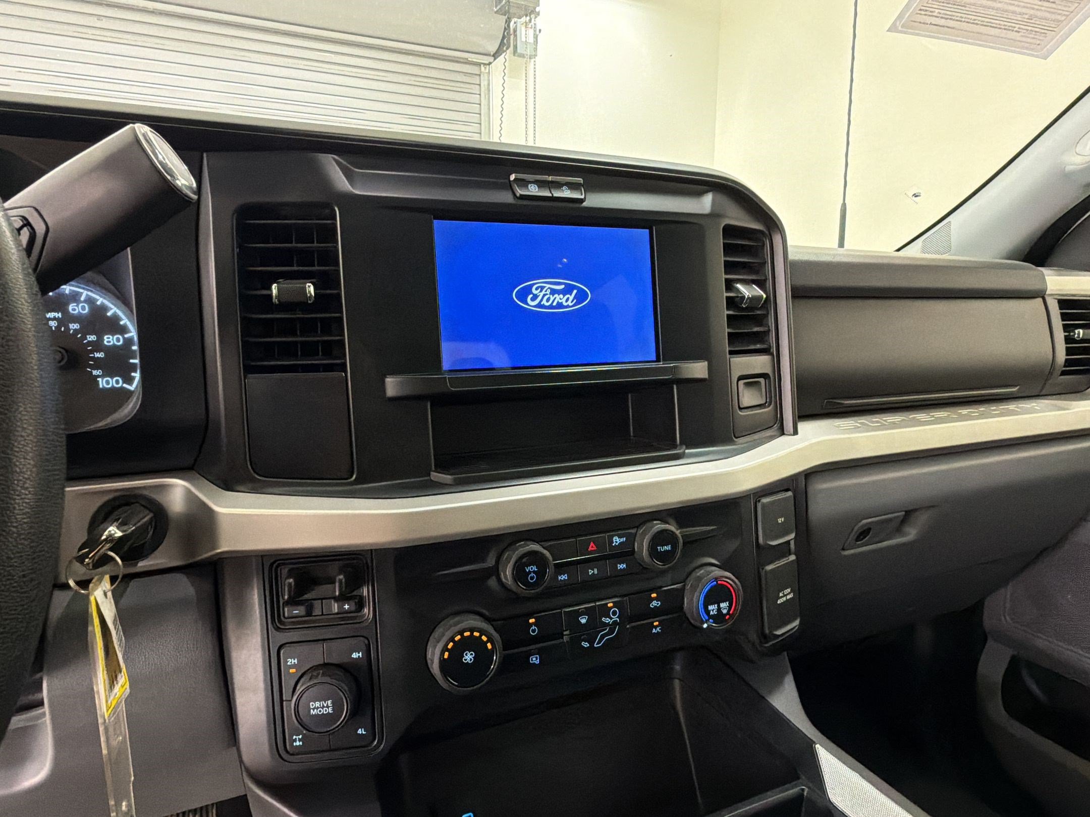 Certified 2025 Ford F250 XLT w/ FX4 Off-Road Package AWD/4WD image 17