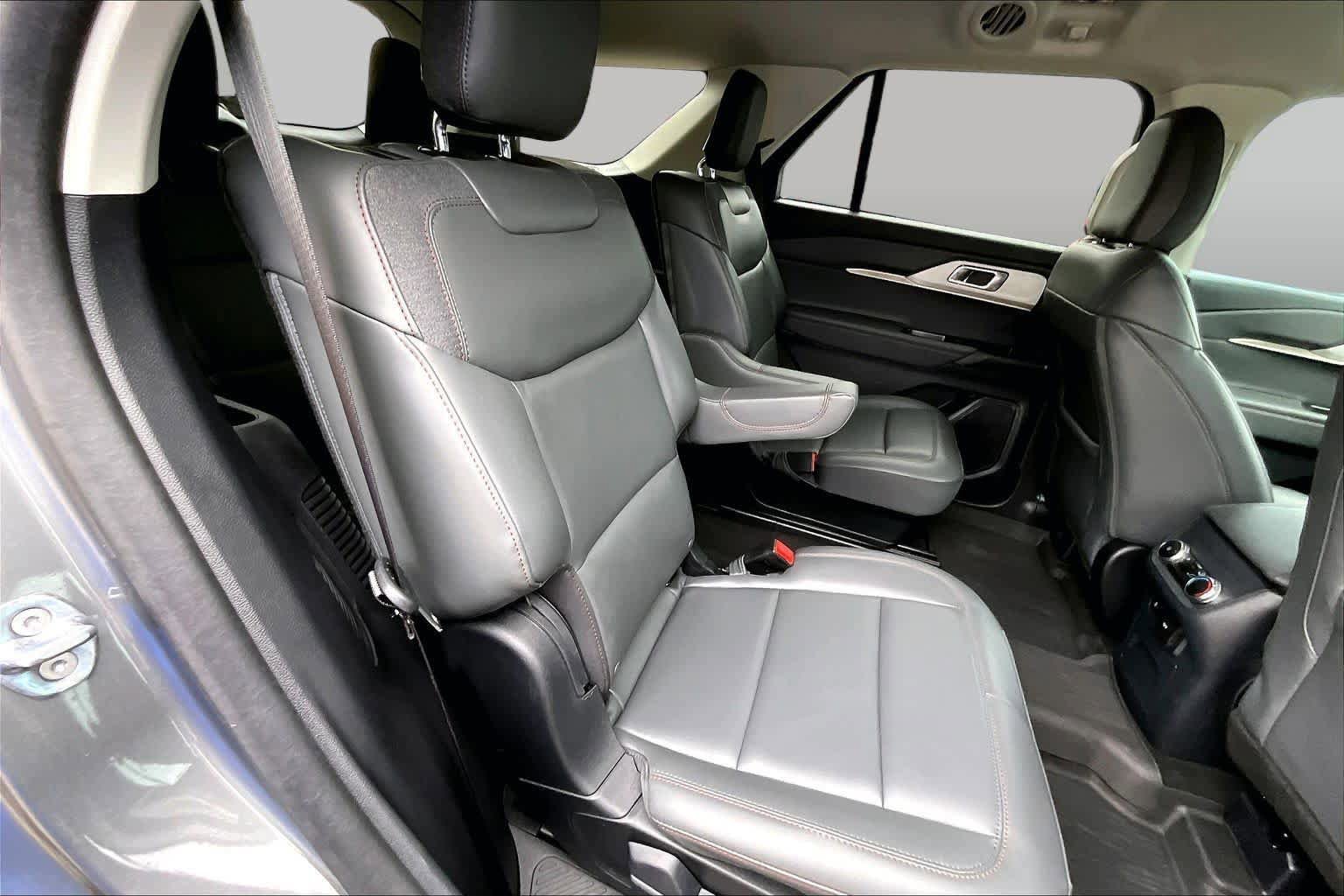 Certified 2025 Ford Explorer Active w/ Active Comfort Package RWD image 20