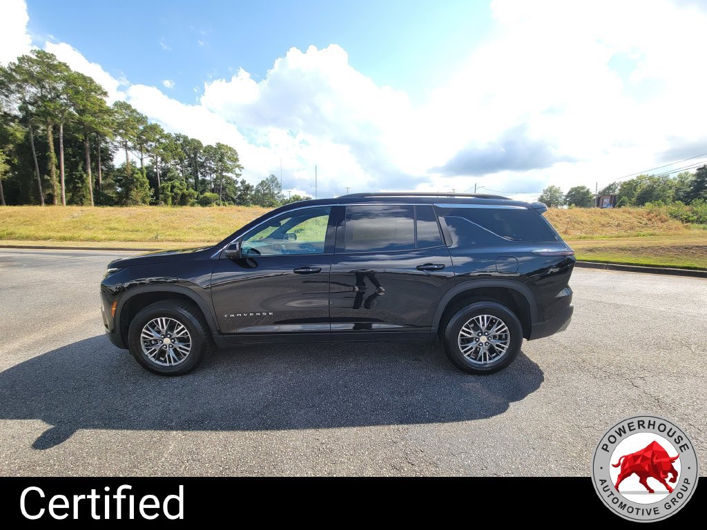 Used 2024 Chevrolet Traverse LT FWD image 3
