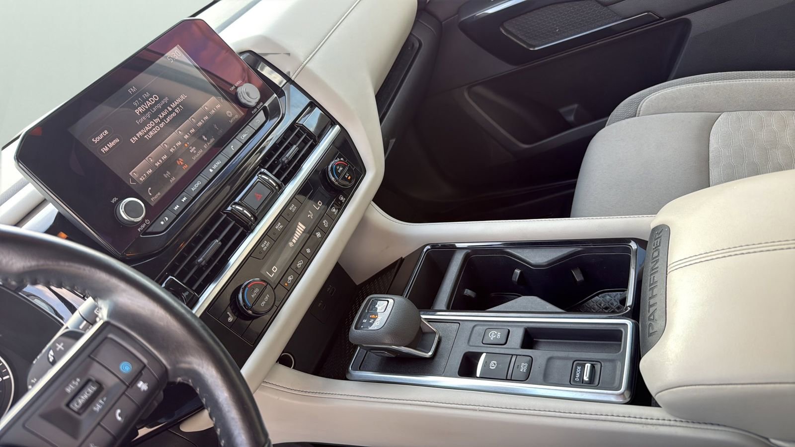 Used 2024 Nissan Pathfinder SV FWD image 20