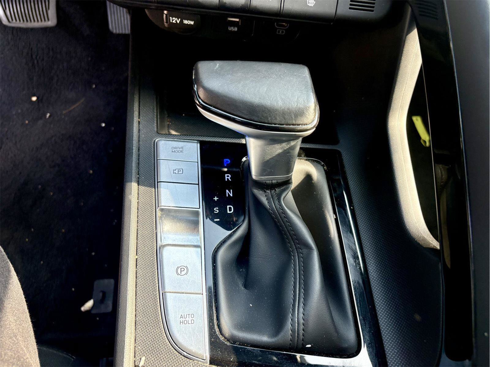 Used 2025 Hyundai Elantra SEL FWD image 14