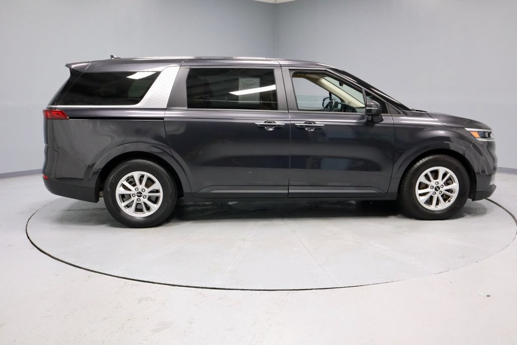 Used 2024 Kia Carnival LX FWD image 12