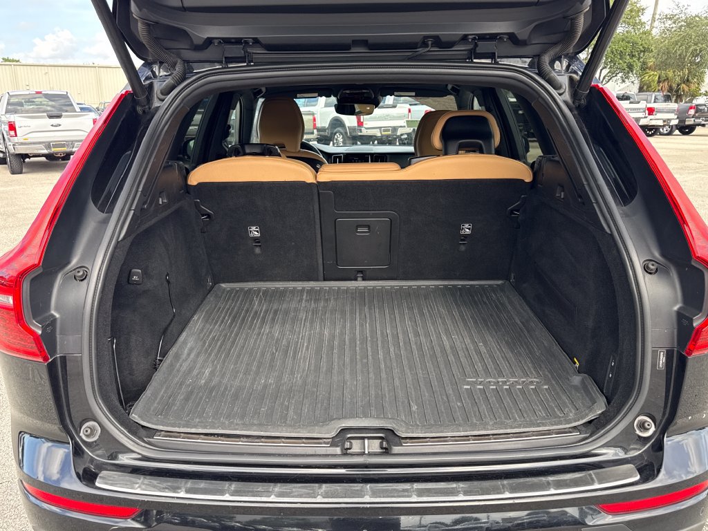 Used 2019 Volvo XC60 T5 Momentum w/ Premium Package AWD/4WD image 26