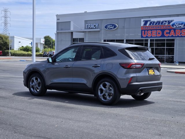 Certified 2025 Ford Escape ST-Line FWD image 8