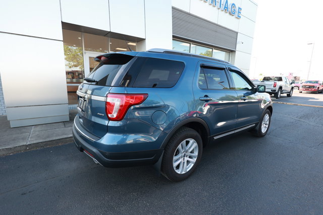 Certified 2018 Ford Explorer XLT w/ Equipment Group 202A AWD/4WD image 3