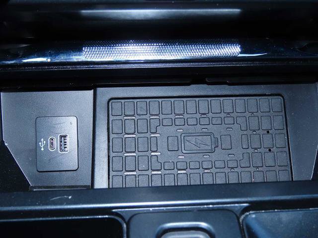 Certified 2025 Ford F150 Platinum w/ Equipment Group 702A High image 33