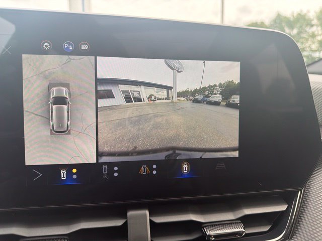 Used 2025 Chevrolet Equinox RS w/ Safety and Technology Package AWD/4WD image 31