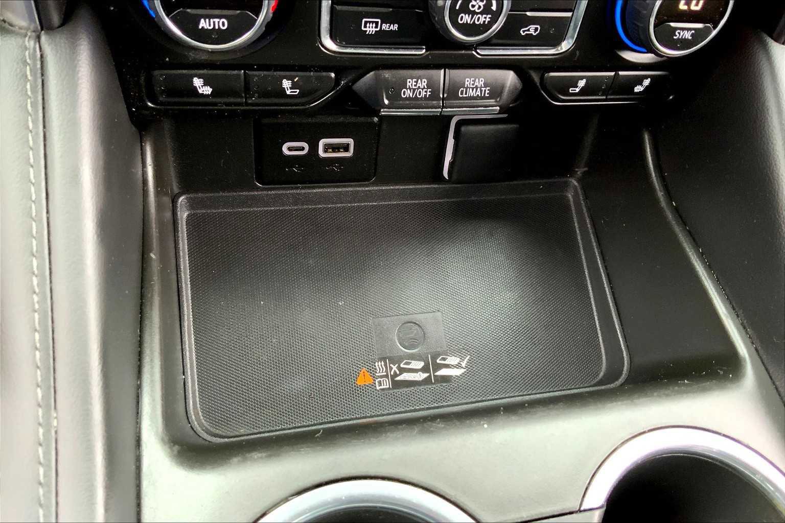 Used 2023 Chevrolet Tahoe Z71 w/ Luxury Package image 30