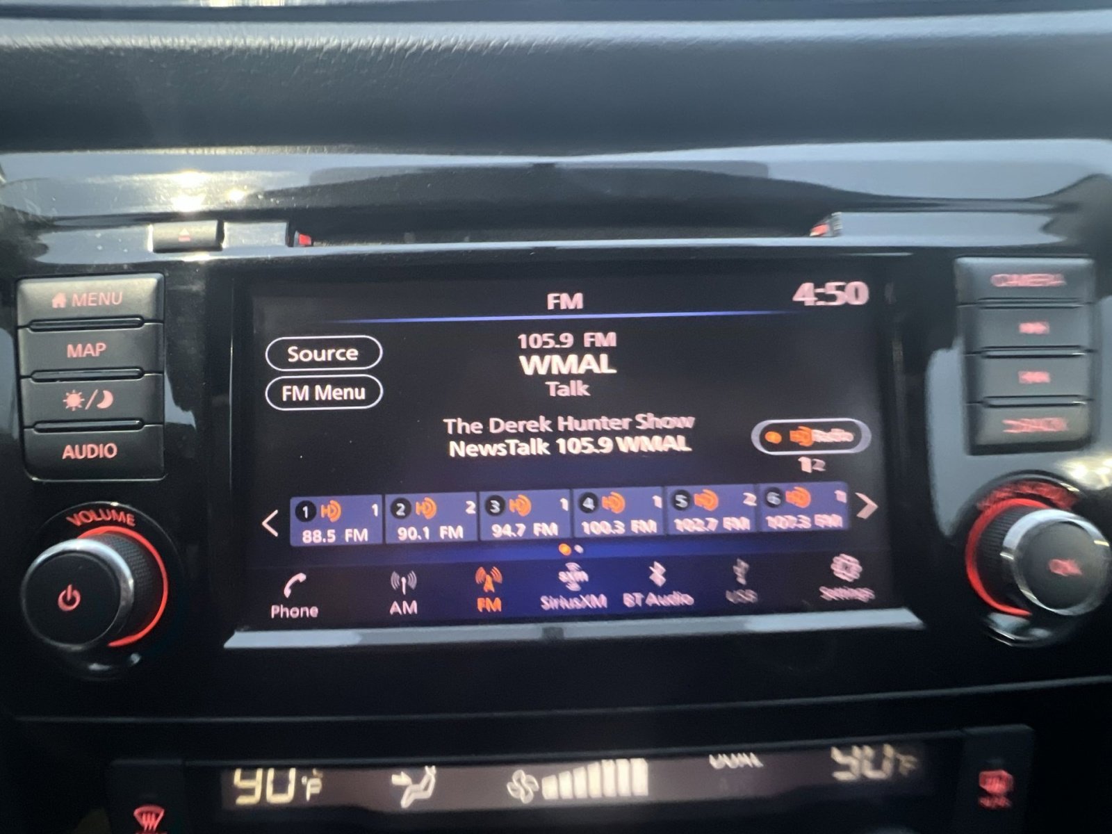 Used 2018 Nissan Rogue SV w/ Premium Package image 18