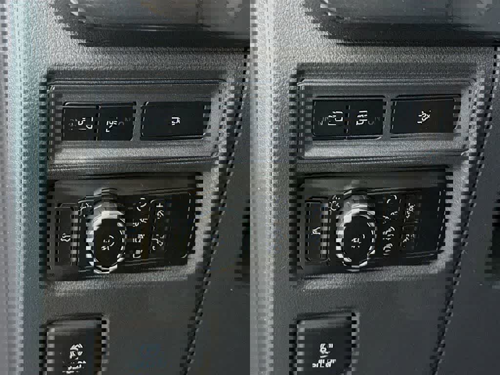 Certified 2023 Ford F150 XLT w/ Equipment Group 302A High image 27