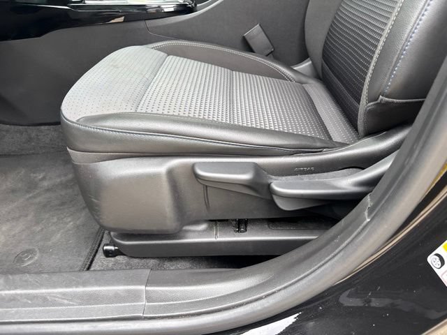 Used 2025 Chevrolet Trax LT FWD image 14
