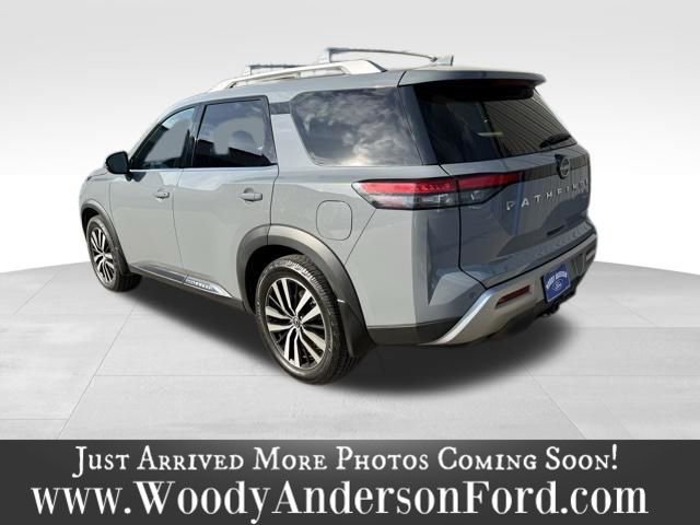 Used 2023 Nissan Pathfinder Platinum AWD/4WD image 4