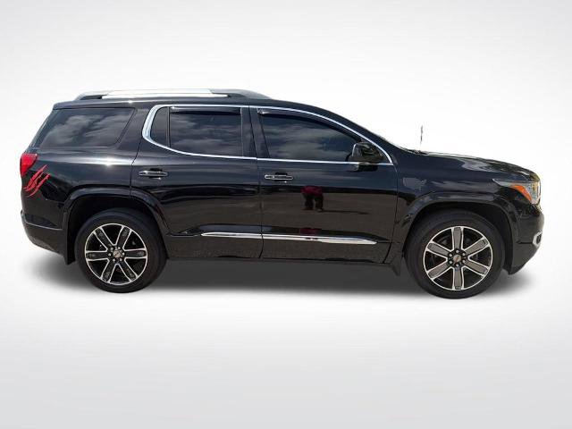 Used 2017 GMC Acadia Denali w/ Technology Package AWD/4WD image 4