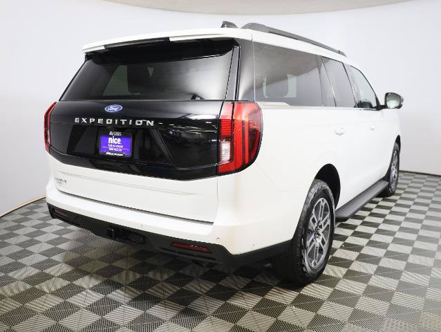 Certified 2025 Ford Expedition Active AWD/4WD image 5