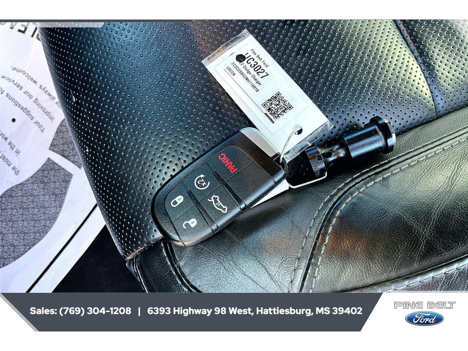 Used 2022 Dodge Charger SXT w/ Plus Group RWD image 9