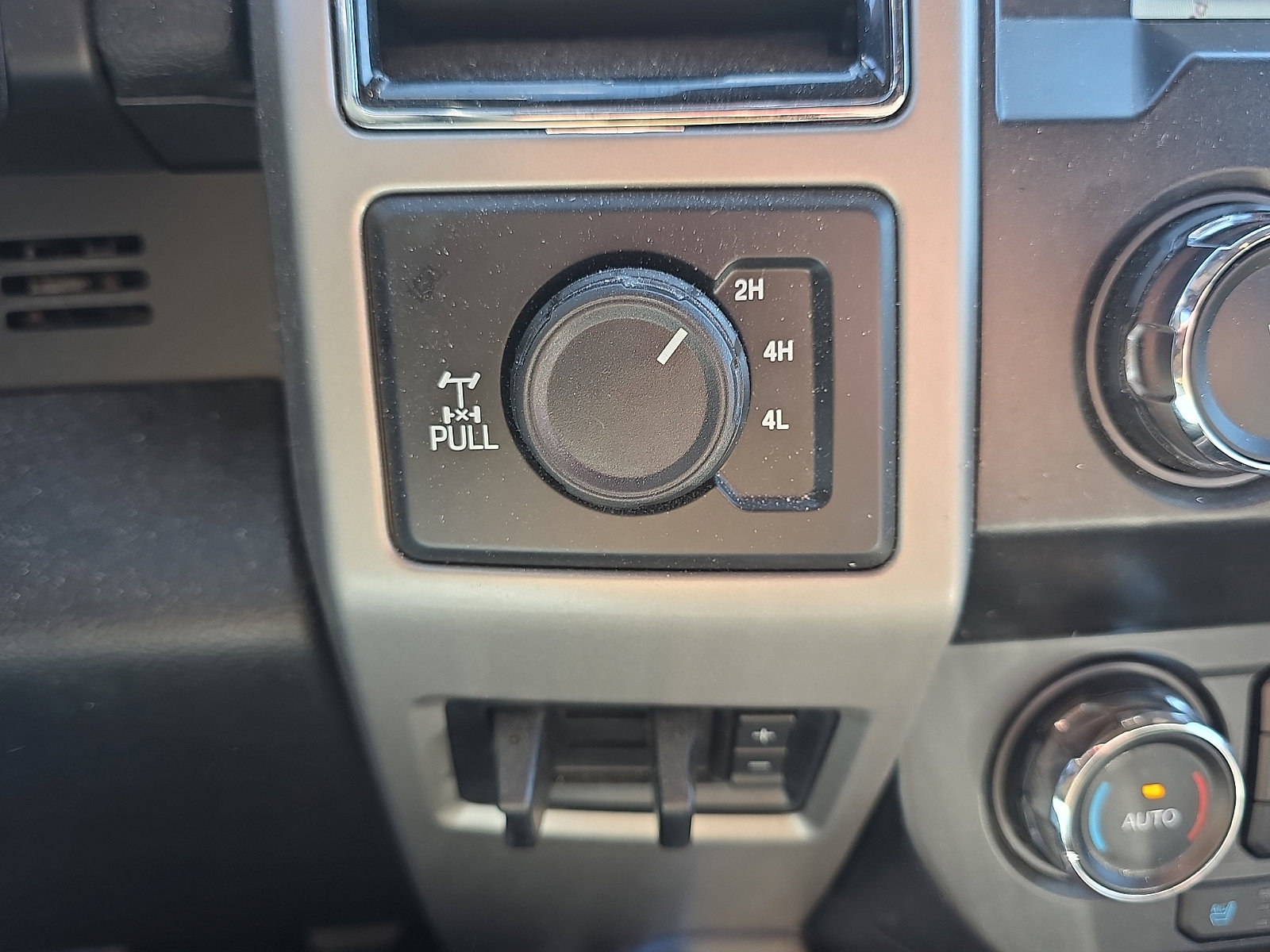 Certified 2019 Ford F250 Lariat w/ Chrome Package AWD/4WD image 32