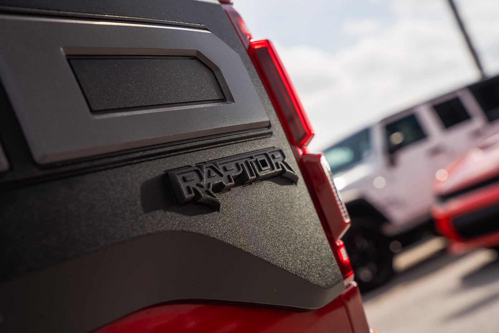 Certified 2020 Ford F150 Raptor w/ Equipment Group 802A Luxury AWD/4WD image 31