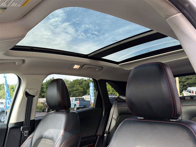 Certified 2022 Ford Escape SEL w/ SEL Stealth AWD Package image 30