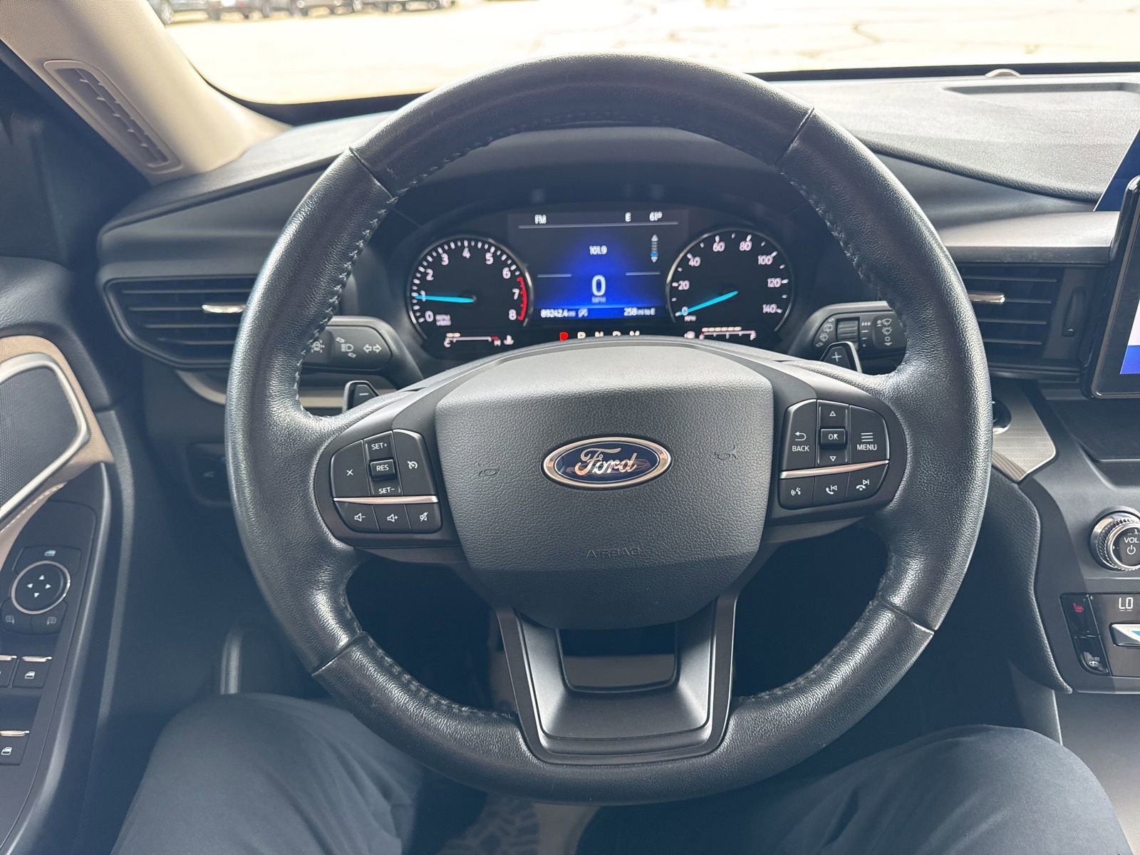 Certified 2020 Ford Explorer XLT w/ Comfort Package AWD/4WD image 28
