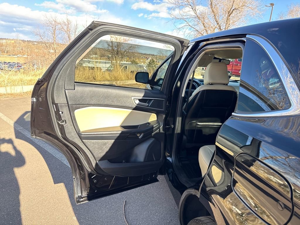 Certified 2021 Ford Edge SEL w/ Cargo Accessory Package image 18
