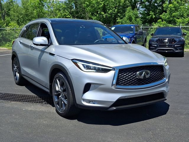 Used 2019 INFINITI QX50 Essential w/ Sensory Package AWD/4WD image 2