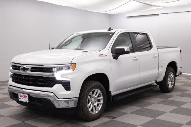 Used 2023 Chevrolet Silverado 1500 LT AWD/4WD image 7