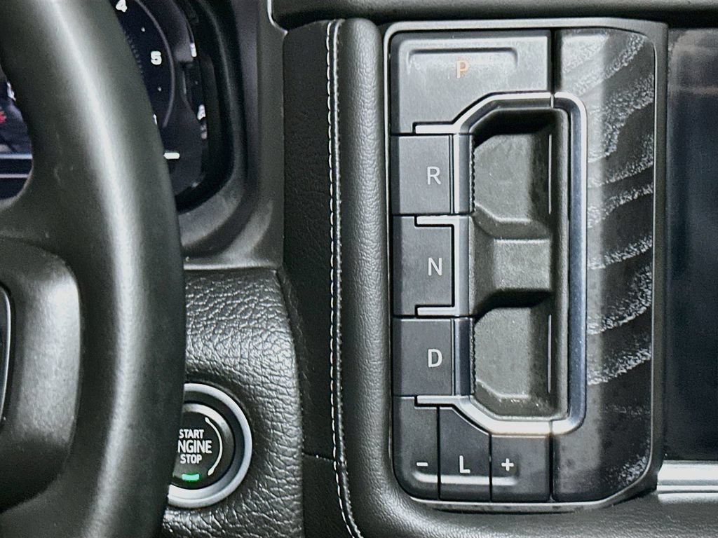 Used 2023 GMC Yukon Denali AWD/4WD image 16