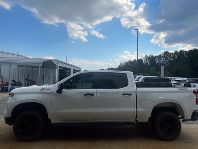 Used 2023 Chevrolet Silverado 1500 LT Trail Boss w/ Convenience Package II AWD/4WD image 3