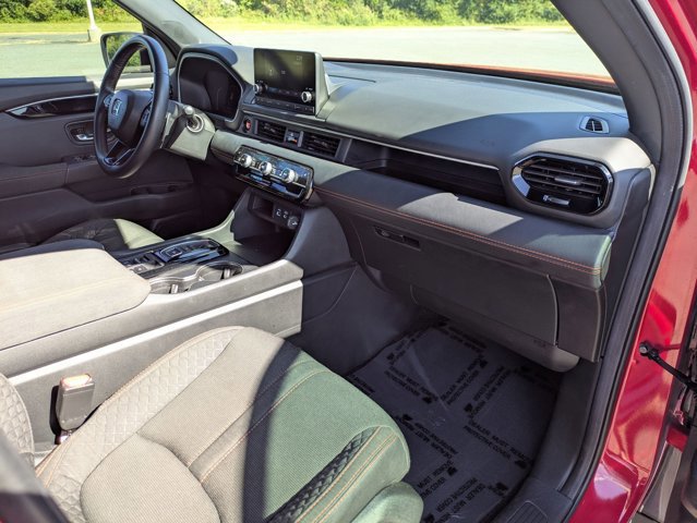 Used 2025 Honda Pilot Sport image 37