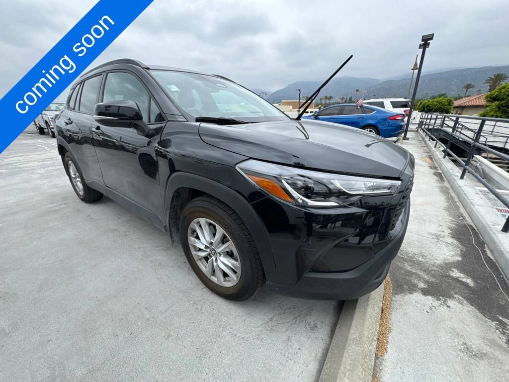 Used 2024 Toyota Corolla Cross LE FWD image 1