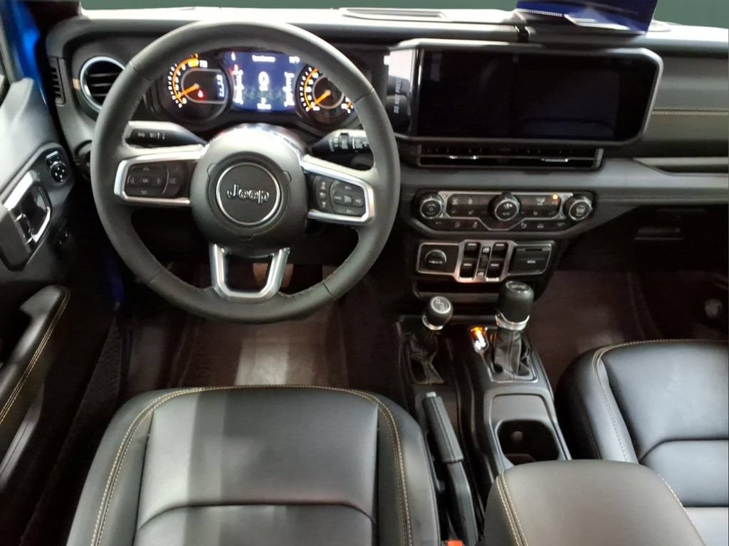 Used 2026 Jeep Wrangler Unlimited Sahara AWD/4WD image 7