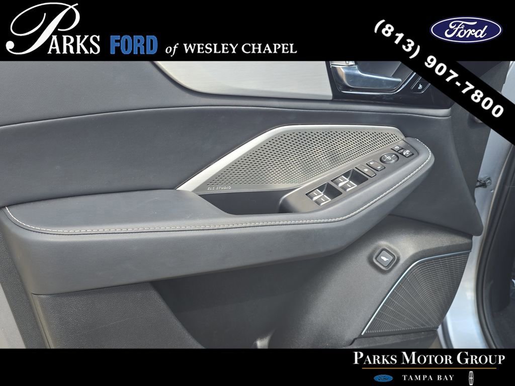 Used 2023 Acura MDX FWD w/ Technology Package image 17