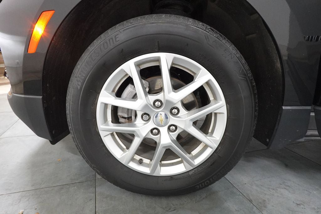 Used 2024 Chevrolet Equinox LS w/ Driver Confidence II Package AWD/4WD image 33